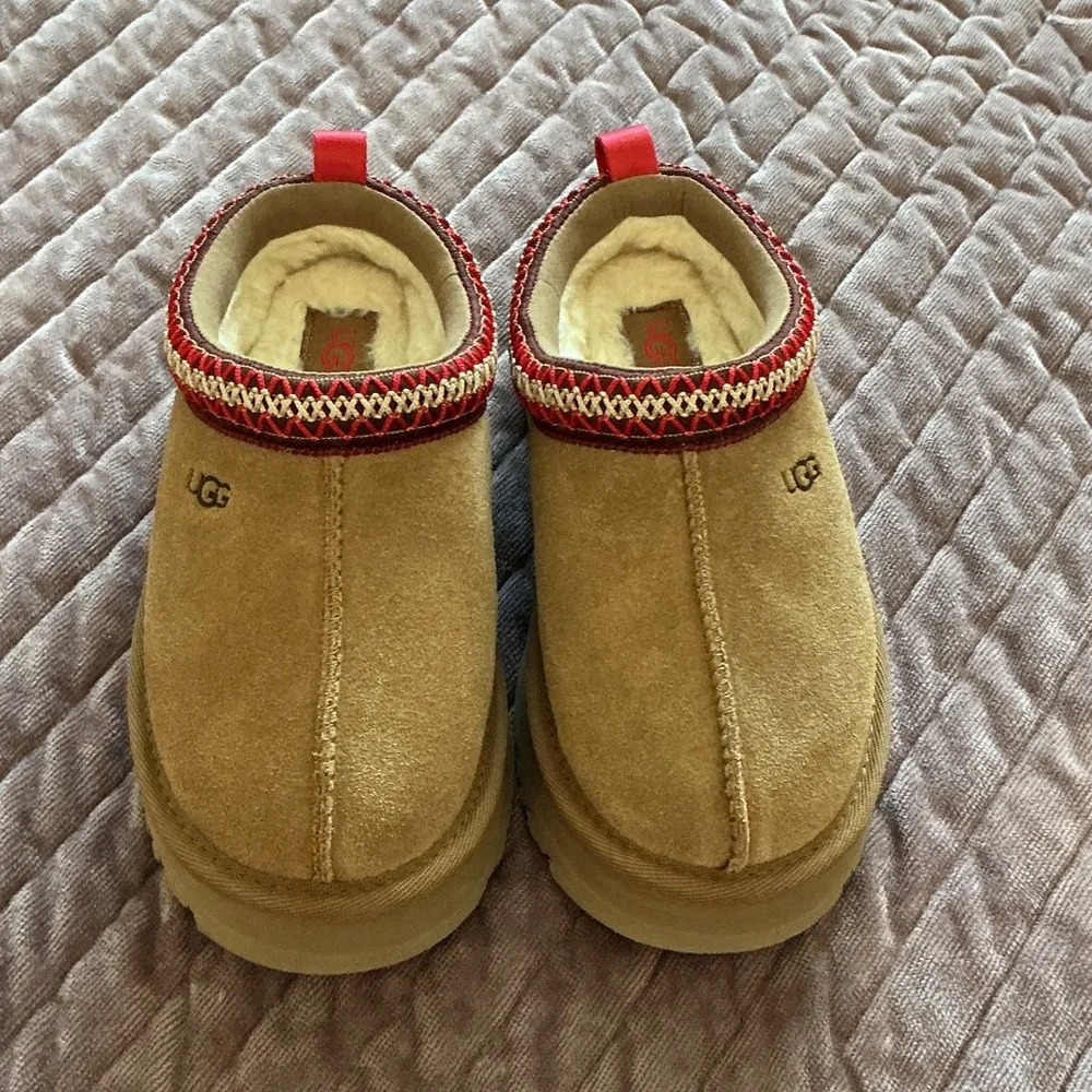 NWOB UGG Tazz 2 girls slippers - Picture 2 of 5